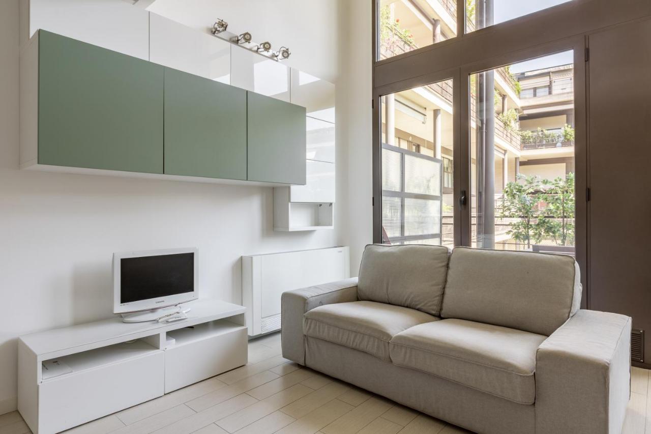 Elegant Loft With Balcony! Appartement