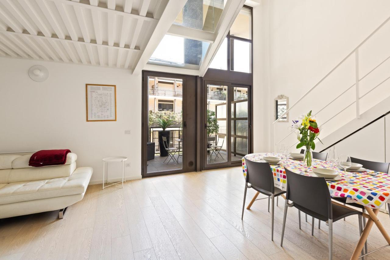 Elegant Loft With Balcony! Appartement